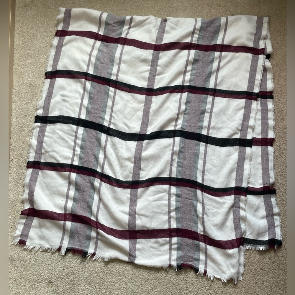 Reitmans Checkered Scarf in Cream, Black, and Burgundy